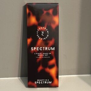 Spectrum 3 piece make up brush set - Brand New
